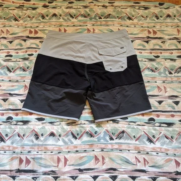 Hurley Surf Surfer Beach Men's Drawstring Black Gray Board Shorts Size 33 x 8.5" - Picture 2 of 7